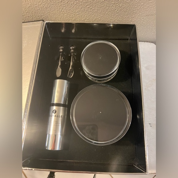 Jouvalle Face Lift Collection - Picture 5 of 8